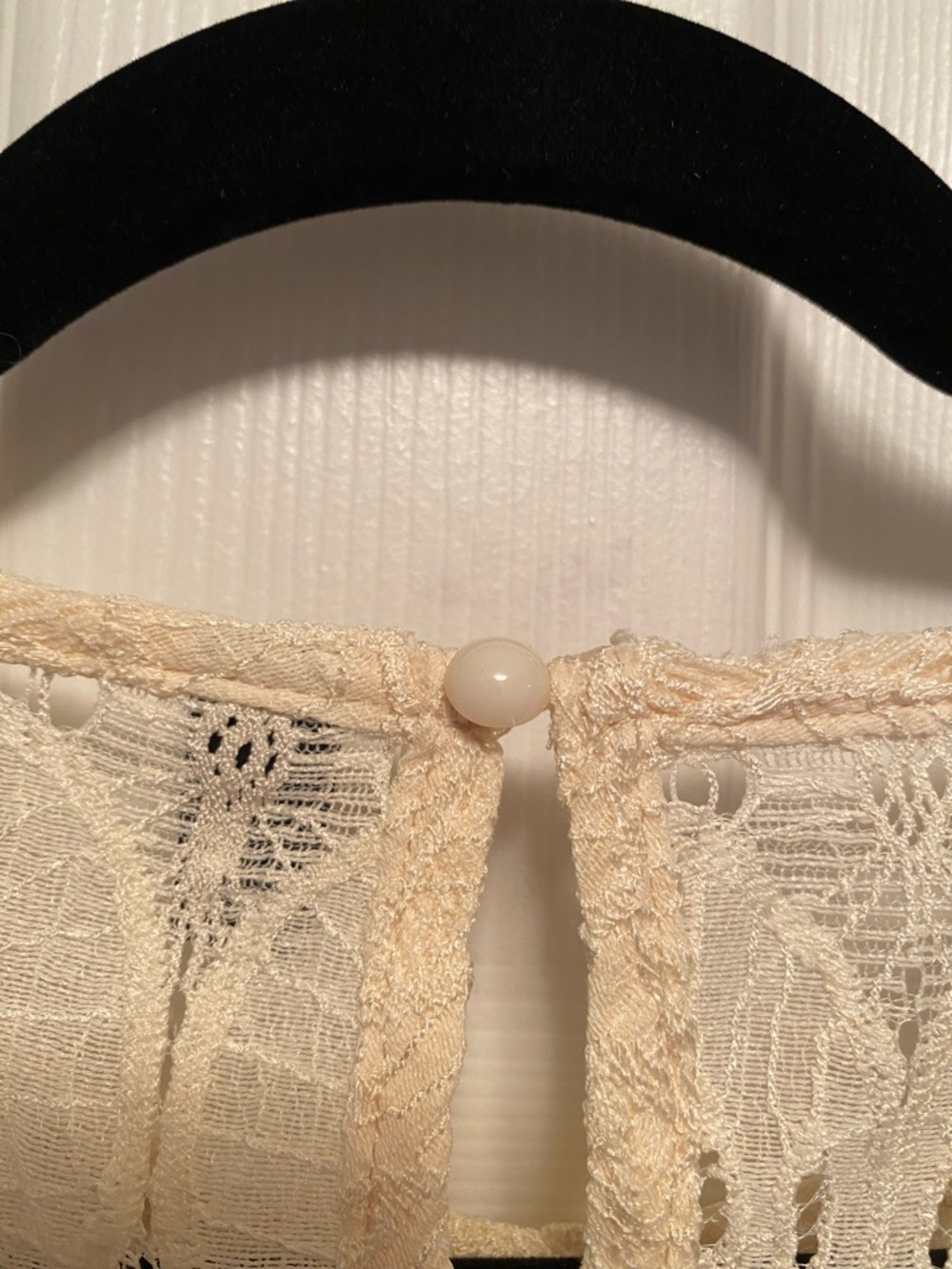 Luxveer Beige Crochet Floral Lace Long Sleeve Blouse…size L - Picture 4 of 7